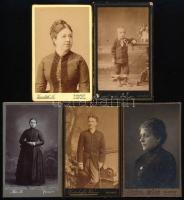 5 db vizitkártya, különféle műtermekből (közte Békési Győző, Újpest; Ika M., Pécs; stb.), vegyes állapotban