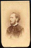 cca 1870-1880 Bányászhallgató díszegyenruhában, vizitkártya Julius Gertinger bécsi műterméből, alsó sarkain vágott, 10,5x6,5 cm