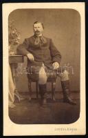 cca 1865 Ertl Artúr, keményhátú fotó Landau Alajos szegedi műterméből, 10,5×6,5 cm