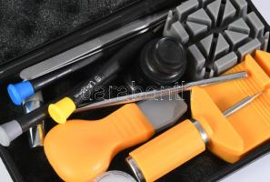 Sokdarabos órás készlet, tartójában