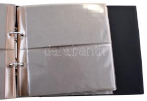 25 lapos, 100 férőhelyes újszerű állapotú műanyag levélberakó, fekete gyűrűs borítóval, tokkal