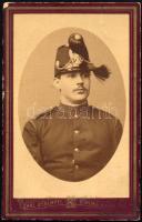 cca 1885 Tüzértiszt portréja, keményhátú fotó Karl Strempel döblingi műterméből, felületén törésnyom, 10,5×6,5 cm