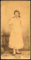 cca 1905 Somody Nelli, keményhátú fotó Szmrecsányi Miklós ceglédi műterméből, 14,5×7,5 cm