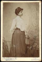1905 Schlesinger Ella, keményhátú fotó Goldberger Rezső (Siklós, Harkány) műterméből, 16×10,5 cm