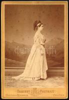 cca 1874 Pauliné Markovits Ilka (1839-1915) opera-énekesnő portréja, keményhátú fotó Kozmata pesti műterméből, 16×11 cm