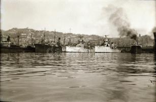 Trieszt, teherkikötő, gőzhajók, 2 db negatív, 6x9 cm