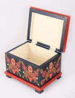 Kézzel festett népi mintás fa doboz, 16x22x15 cm