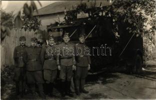 Kolozsvár, Cluj; bevonulás, Tábori Postahivatal autója katonákkal / entry of the Hungarian troops, F...