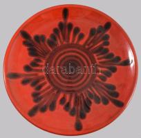 Iparművész vörös falitál, d: 24 cm