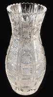 Kristály váza, gazdag díszítéssel, m: 25 cm