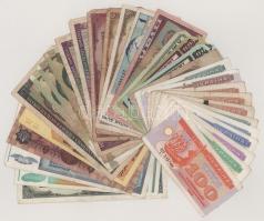 Vegyes, 32db-os bankjegytétel, benne Lengyelország, Kína, Románia, Jugoszlávia, Egyiptom, Bulgária, Ukrajna, stb. T:F-G