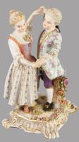cca 19. sz. vége, Meissen táncoló pár. Jelzett, kardos jelzés, nő ujja és pár sziromvég sérült, m: 1...