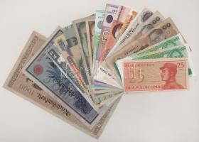 Vegyes, 17db-os bankjegytétel, benne: Dnyeszter-menti Köztársaság, Thaiföld, Horvátország / Krajinai Szerb Köztársaság, Kambodzsa, Szerbia, Jugoszlávia, Indonézia, Zambia, Német Birodalom T:vegyes Mixed 17pcs banknote lot, within: Transnistria, Thailand, Croatia / Republic of Serbian Krajina, Cambodia, Serbia, Yugoslavia, Indonesia, Zambia, German Empire C:mixed