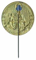 1948. "1947-1948 Boldogasszony éve" aranyozott bronz lemezjelvény (25mm) T:AU enyhén kopot...