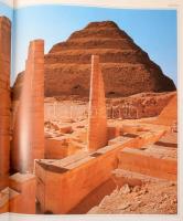 J. Baines - J. Málek: Az ókori Egyiptom atlasza. Bp., 2000, Helikon. 240p. Kiadói kartonált kötés, p...