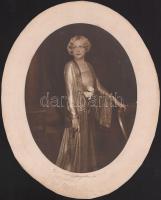 Németh Mária (1897-1967) operaénekes aláírt portréja, kartonra kasírozott fotó Angelo műterméből, jelzett, 22,5×16,5 cm