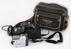 Panasonic NV-GS5 digitális videókamera, tartozékokkal, hordtáskában