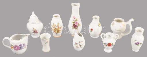 10 darab magyar váza, kiöntő, kúrapohár, közte Kalocsai, m: 17 cm alatt