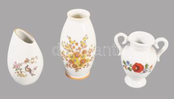 10 darab magyar váza, kiöntő, kúrapohár, közte Kalocsai, m: 17 cm alatt