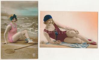 11 db RÉGI enyhén erotikus fürdőruhás hölgy képeslap / 11 pre-1945 gently erotic women in swimsuits ...