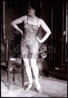 Akt átlátszó ruhában, erotikus fotó, modern előhívás, 9×12 cm