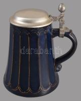 Fedeles kék söröskorsó, fedelében jelzett, hibátlan, m: 16 cm