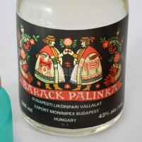 Budapesti Likőripari Vállalat retro barackpálinka. 0,5l, 43%, bontatlan, 6 darab pohárral díszdobozb...