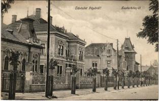 Pápa, Esterházy út, villa. Kis Tivadar kiadása (EK)