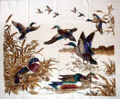 Olasz piros szélű kacsamintás kendő, 116x116 cm