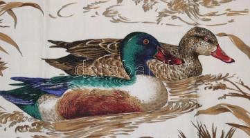 Olasz piros szélű kacsamintás kendő, 116x116 cm