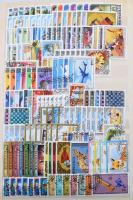 Észak Korea, Mongólia tartalmas gyűjteményrészek 16 lapos A4 berakóban, közel 2.300 db bélyeg, közte...