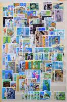 Japán és kevés Makaó, Korea kb 3.000 db bélyeg A4-es berakóban