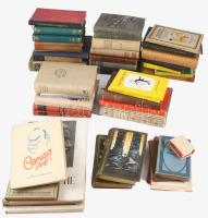 Egy ládányi vegyes témájú német könyv: mesék, történelem, társadalomtudomány.