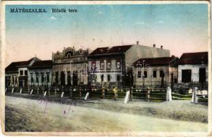 Mátészalka, Hősök tere, üzletek. Markovits Béla kiadása (EM)