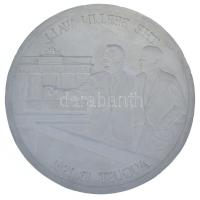 Fülöp Zoltán (1951-2004) DN "Az Egyesült Államok 35. elnöke / A berlini fal, 1961. augusztus 13." emlékérem gipsz előlapi NEGATÍV nagyminta (197mm) T:AU Hungary ND "35th President of the United States of America / John F. Kennedy: The Berlin Wall, August 13, 1961" medal's obverse NEGATIVE large plaster sample (197mm) C:AU