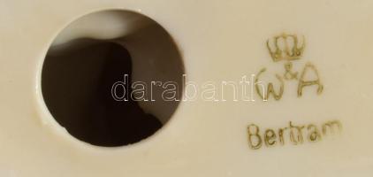 Wagner &amp; Apel Bertram orvost játszó gyerekek. Jelzett, kézzel festett, ujjvégen sérüléssel, ...