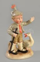 Wagner &amp; Apel Bertram katonásat játszó gyermek. Jelzett, kézzel festett, hibátlan, m: 13 cm