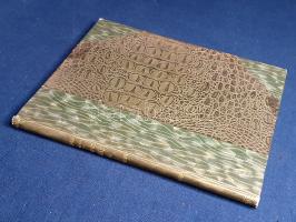 Badics Ferenc:  Kuruc világ és kuruc költészet. Budapest, 1906. Athenaeum Irodalmi és Nyomdai Rt. 1 t. (címkép) + 48 p. + 1 t. Egyetlen önálló kiadás. Badics Ferenc (1854-1939) irodalomtörténész, gimnáziumi tanár rövid Rákóczi-pályaképét a kuruc költészet méltatása követi. Oldalszámozáson belül számos szövegközti illusztrációval. (Külön kiadás a Képes Magyar Irodalomtörténet 3. kiadásából.) Aranyozott gerincű korabeli félvászon kötésben. Jó példány.