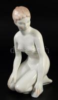Aquincum térdelő női akt, jelzett, hibátlan, m: 21,5 cm