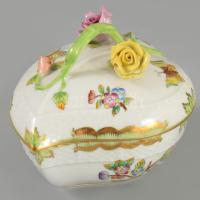 Herendi Viktória mintás szív alakú bonbonier, plasztikus fogóval, jelzett, hibátlan, 12x10 cm