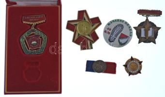 1960 k. "A Posta Kiváló Dolgozója" aranyozott, zománcozott bronz jelvény + 1965 k. "K...