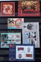 Terjedelmes és tartalmas magyar gyűjtemény hagyatékból, több évtizedes gyűjtésből 7 nagy hullámkarto...