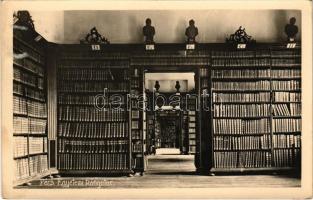 Pécs, Egyetemi könyvtár, belső. Zsabokorszky mérnök felvétele (ragasztónyom / glue marks)