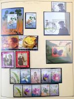 Terjedelmes és tartalmas külföldi hagyaték több évtizedes gyűjtésből 11 nagy hullámkarton ládában. O...