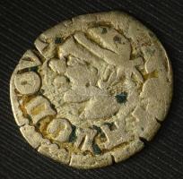 1373-1382. "szerecsenfejes" Denár Ag "I. Nagy Lajos" (0,45g) T:VF patina, repedé...
