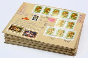 36 db nagyalakú, utánvételes értéklevél, változatos bérmentesítésekkel