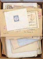 ~550 db javarészt régi küldemény jobbakkal, cipősdobozban