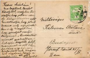 Szeged, Széchenyi tér, a Városháza előtt, ünnepség, asszonyok koszorúkkal. photo (vágott / cut)