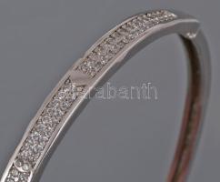 Ezüst (Ag) karperec, kövekkel kirakva, jelzett, deformációval, d: 5 cm, bruttó: 10,7 g