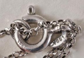 Ezüst (Ag) nyaklánc medállal, szintetikus rubinnal, jelzett, h: 43-46 cm, bruttó: 3,3 g